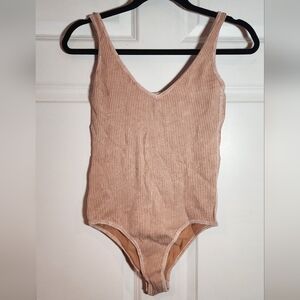 Aura Blush Pink Tan Ribbed V-Neck Bodysuit M/L